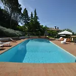 Clara
