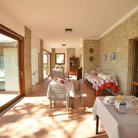 Clara Bed & Breakfast 4*