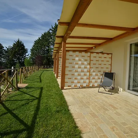 فندق مبيت وإفطار Clara 4*